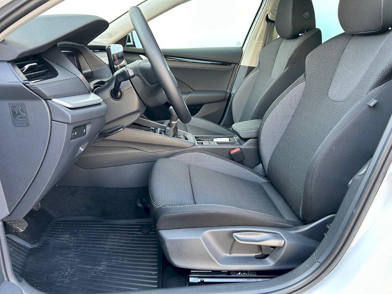Škoda Octavia (2025) Selection 1.5 TSI 85 kW - fotka 13 z 31
