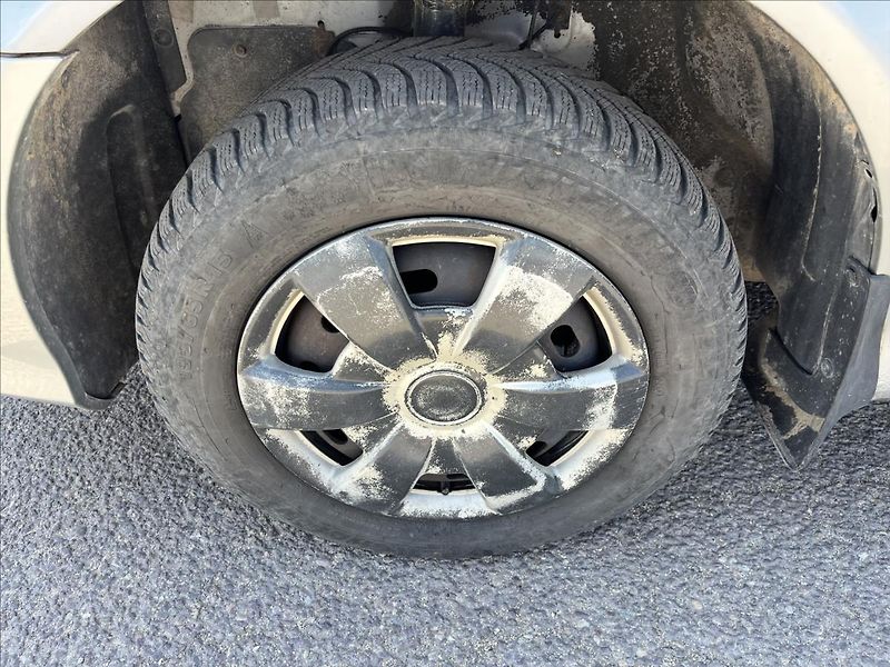 Kia Carnival 2,9 CRDi 6.MÍST STK 5/2028 - fotka 31 z 31