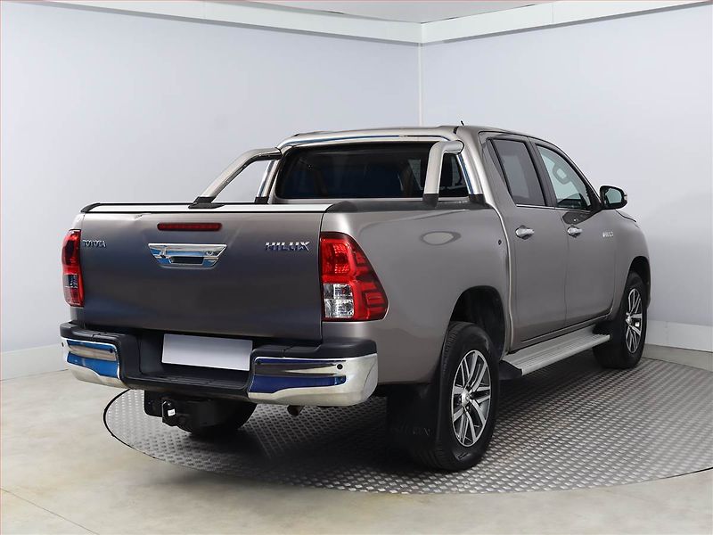 Toyota Hilux (2017) Executive 2.4 D-4D - fotka 5 z 20