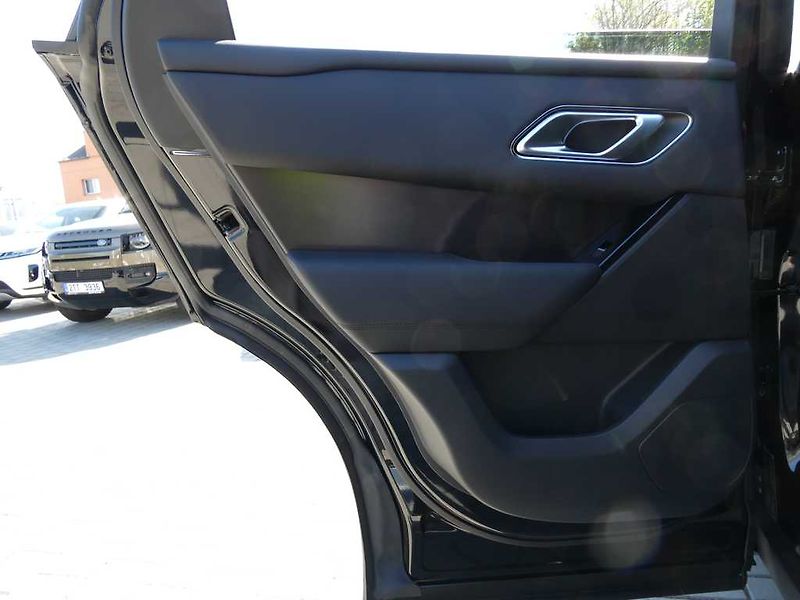 Land Rover Range Rover Velar 3,0 Dynamic SE D300 4x4 aut. - fotka 15 z 34