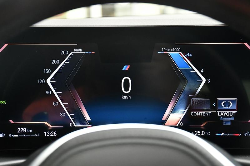 BMW Řada 3 320d xDrive M-SPORT   - fotka 35 z 64