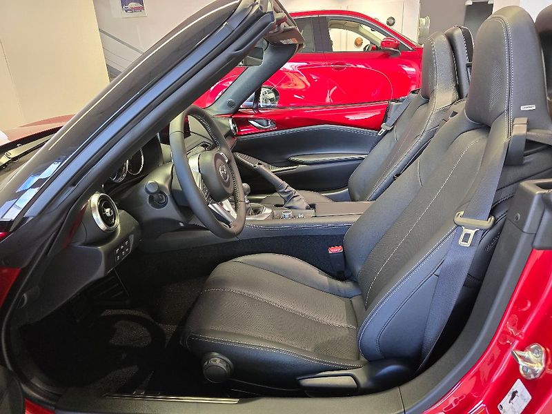 Mazda MX-5 (2025) ST 1.5L G132 6MT EXCLUSIVE-LIN - fotka 4 z 6