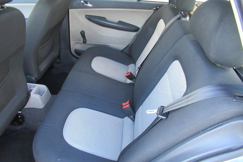 Škoda Fabia 1.4i KLIMA SADA KOL - fotka 14 z 32