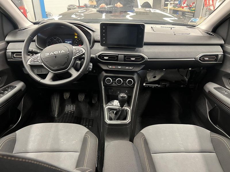 Dacia Jogger Extreme+ 1.0i 74 kW - fotka 8 z 18