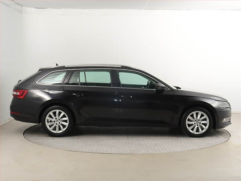 Škoda Superb (2017) Style 2.0 TDI, Automat - fotka 6 z 20
