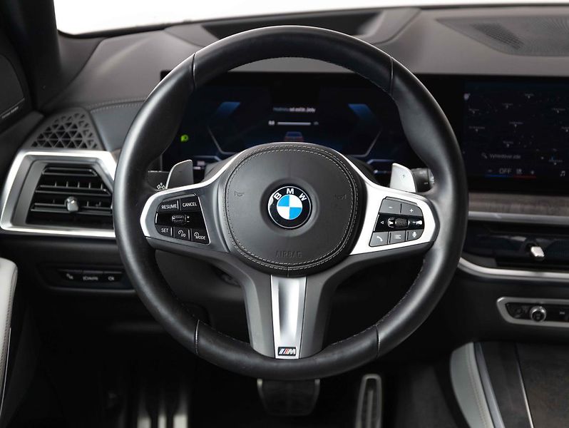 BMW X5 xDrive30d - fotka 12 z 22