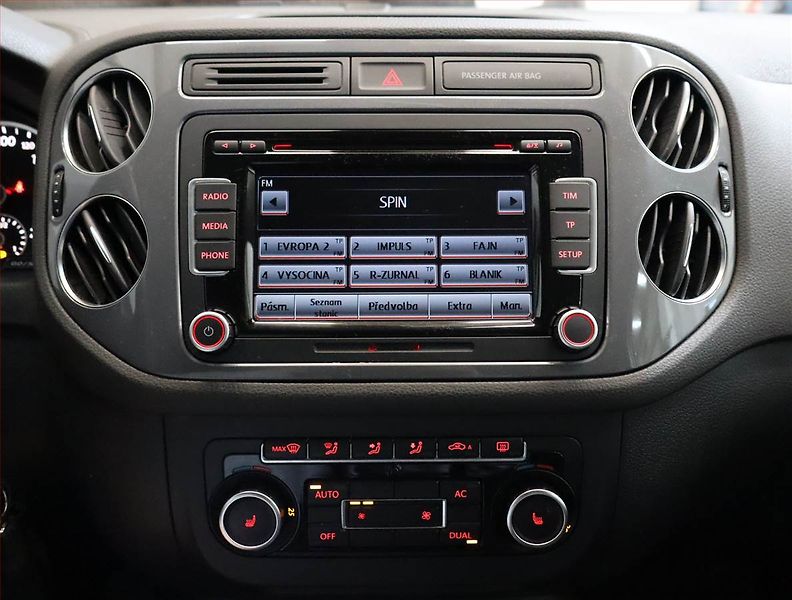 Volkswagen Tiguan (2014) 2.0 TDI, Bi-Xenony, Tempomat - fotka 12 z 19