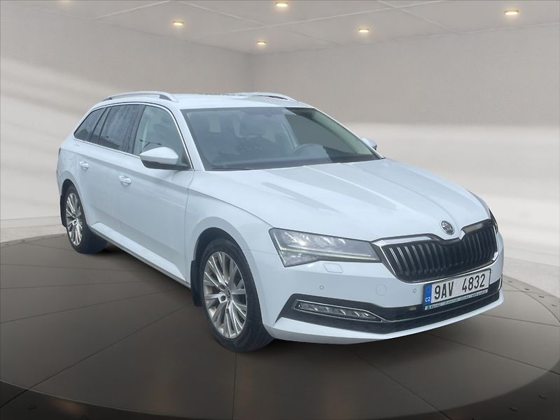 Škoda Superb 2,0 TSI Style AT - fotka 1 z 11