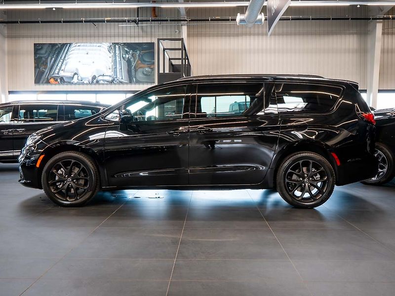 Chrysler Pacifica (2026) 3.6 Select AWD, 360 Cam 2x LCD - fotka 2 z 32