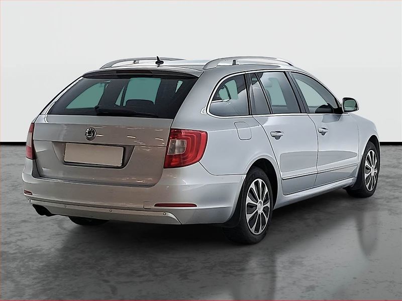 Škoda Superb (2010) 2.0 TDI, 4X4, Xenony - fotka 5 z 16