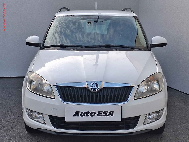 Škoda Fabia (2013) 1.6TDi, ČR, AC, tažné - fotka 2 z 15