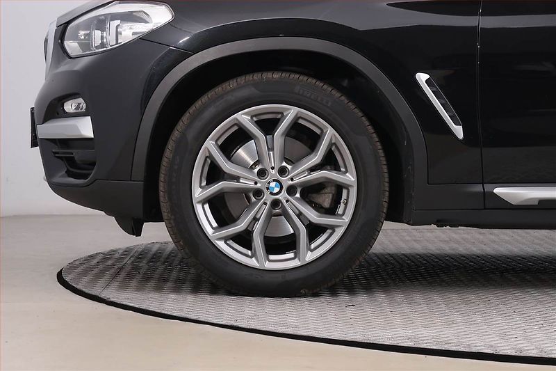 BMW X3 (2017) xDrive20d - fotka 15 z 22
