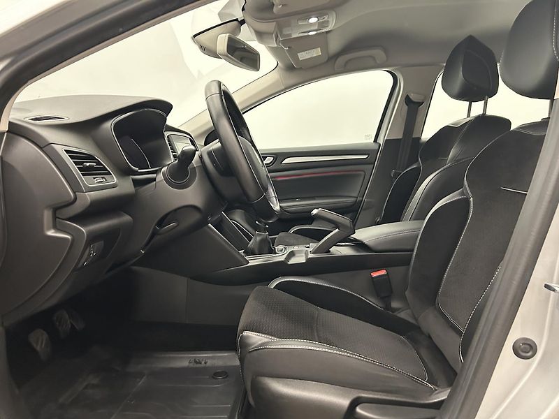 Renault Mégane 1.3 TCe - fotka 16 z 24