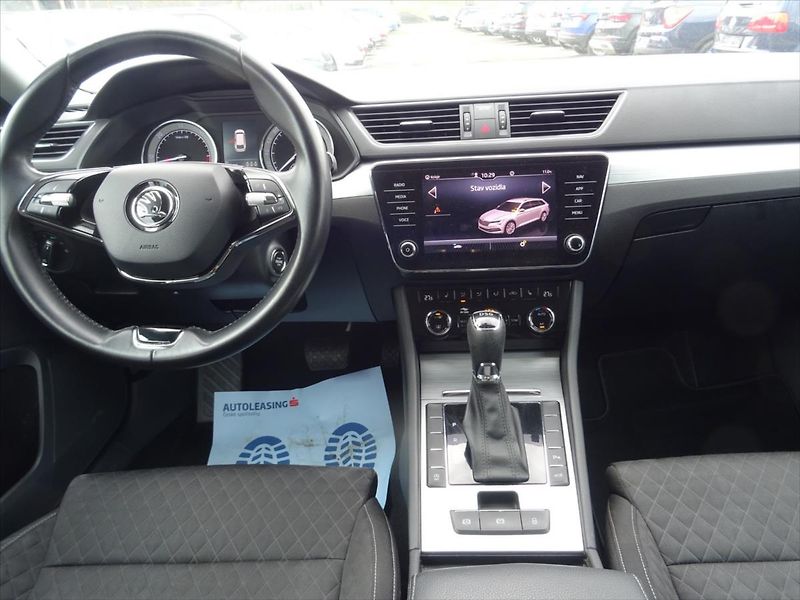 Škoda Superb 1,6 TDI 88 kW Automat - fotka 12 z 27