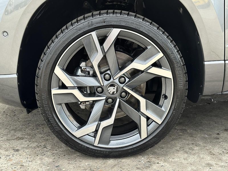 Škoda Karoq 1.5TSi DSG 150PS Sportline Mat - fotka 13 z 50