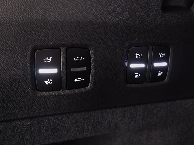 Porsche Cayenne Electric 360 HuD Display spol. - fotka 24 z 24