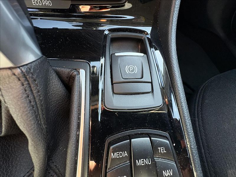 BMW Řada 2 1,5 218i 100kW AT,Led,Navi,PDC - fotka 12 z 37