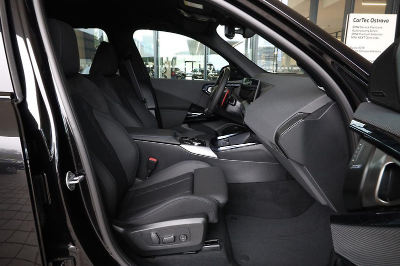 BMW X3 M50 xDrive - fotka 14 z 17