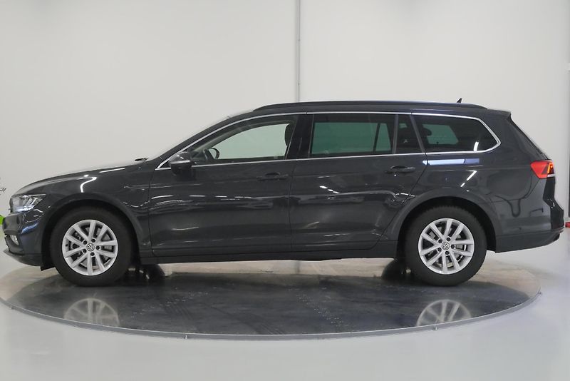 Volkswagen Passat - fotka 3 z 28