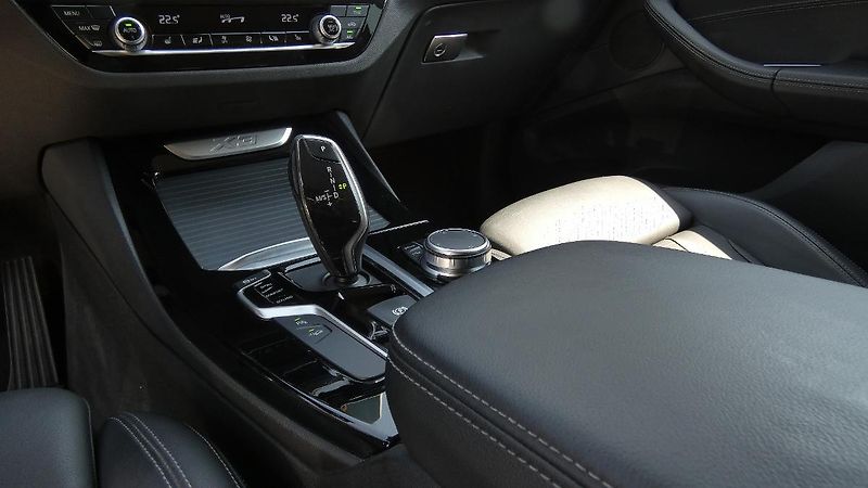 BMW X3 3.0 xDrive30d Advantage AT - fotka 6 z 26