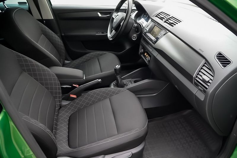 Škoda Fabia 1.2 TSI STYLE - fotka 15 z 26