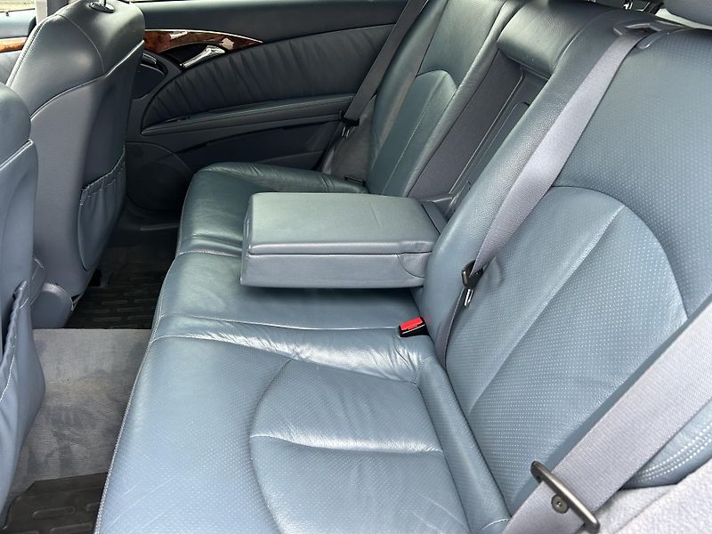 Mercedes-Benz Třídy E E 220 CDI Elegance - fotka 16 z 35