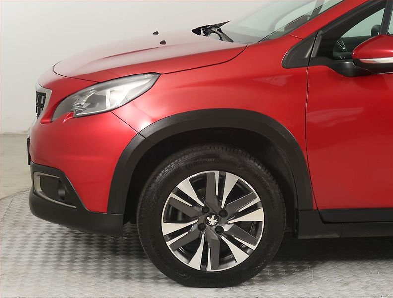 Peugeot 2008 (2016) 1.6 BlueHDi, Serv.kniha - fotka 14 z 20