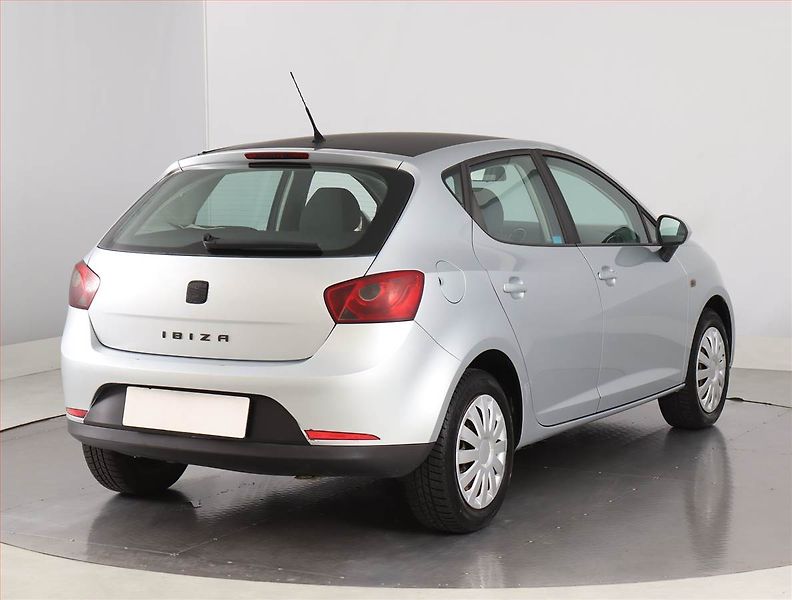 Seat Ibiza (2010) 1.4 16V, Serv.kniha, po STK - fotka 5 z 18