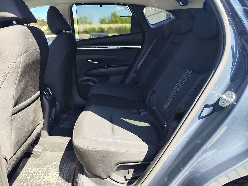 Hyundai Tucson 1.6 T-Gdi/132kW Style DCT MHEV - fotka 16 z 38