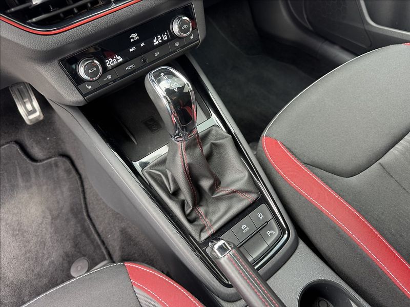 Škoda Scala 1,5 TSI DSG Monte Carlo DPH ČR - fotka 35 z 50