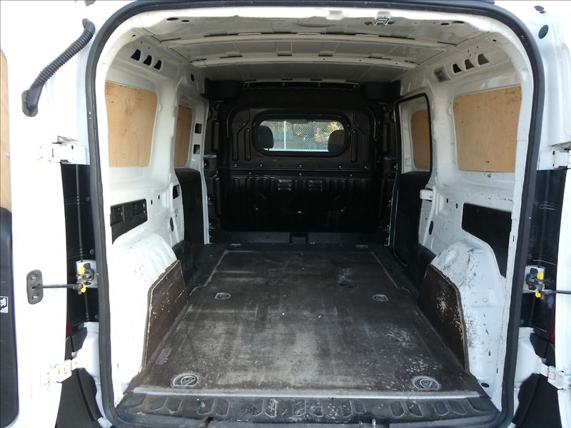 Fiat Dobló cargo 1,4 benzín/CNG SX L2H1,DPH,ČR - fotka 21 z 36
