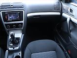 Škoda Octavia (2010) Ambiente 1.6 TDI, po STK - náhled 8