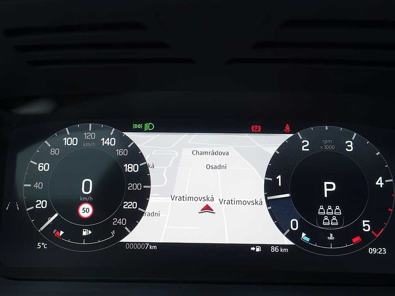 Land Rover Discovery 5 3,0  Dynamic SE D350 - fotka 24 z 43