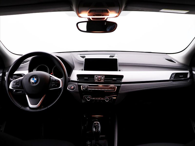 BMW X2 1,5 18i 100kW sDrive CZ - fotka 29 z 36