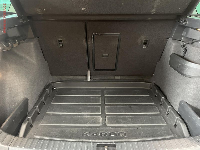 Škoda Karoq (2019) 1.6 TDi, Style, DSG, navi, - fotka 7 z 16