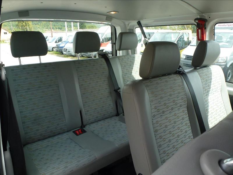 Volkswagen Transporter 2,0 TDI 9míst - fotka 28 z 46