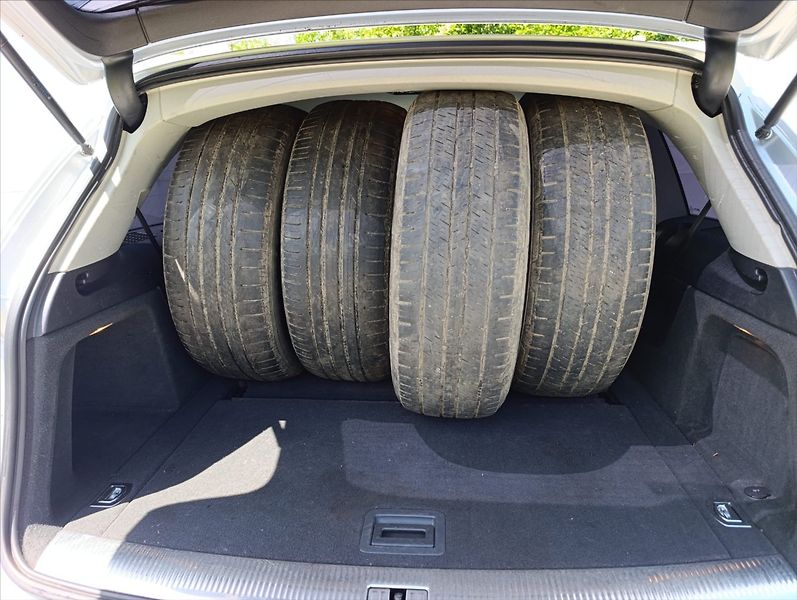 Audi Q7 3,0 TDi Quattro Autom.7Míst ČR - fotka 9 z 40