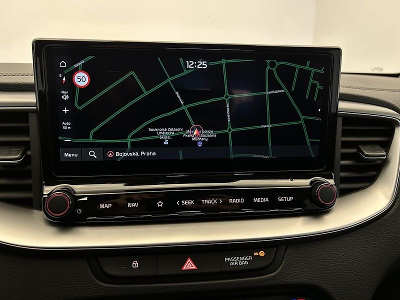 Kia Ceed 1.5 T-GDi GPF TOP (2025) - fotka 10 z 23