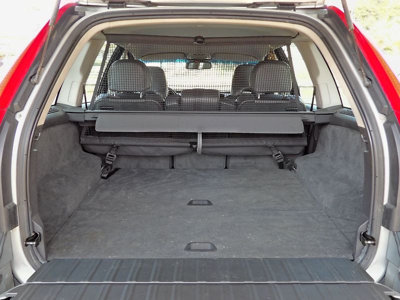 Volvo XC90 2.4D5 136kW AWD Summum Xenon - fotka 19 z 24