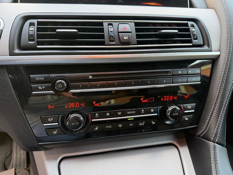 BMW Řada 6 640xD-GR COUPE-R20-ČR-SERVIS - fotka 24 z 28