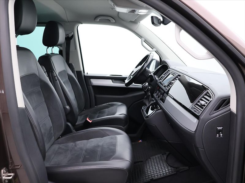 Volkswagen Multivan 2,0 TSI 150kW 4M DSG CZ DPH - fotka 13 z 36
