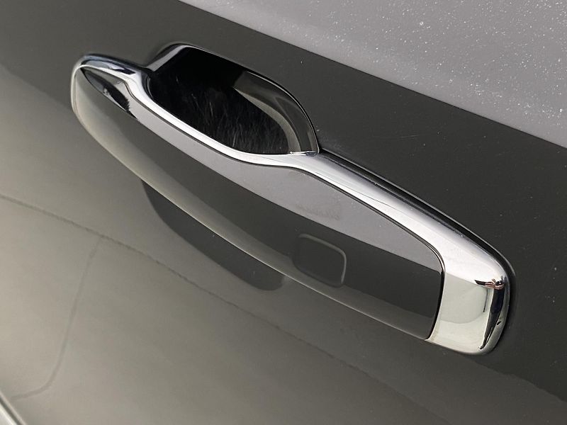 Volvo XC90 D5 AWD INSCRIPTION REZERVACE - fotka 36 z 49