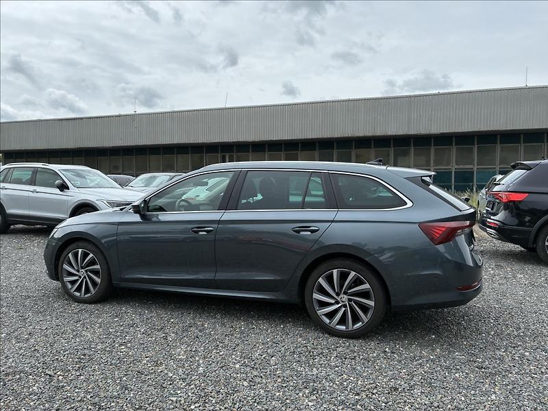 Škoda Octavia 2,0 PANORAMA,CANTON,HEAD-UP - fotka 3 z 28