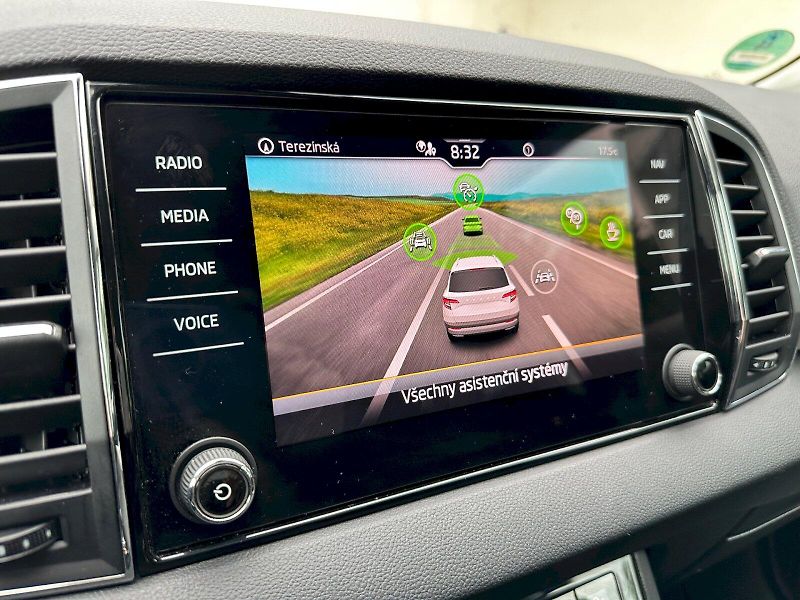 Škoda Karoq (2022) 1.0 TSI 81kW Style - fotka 17 z 23