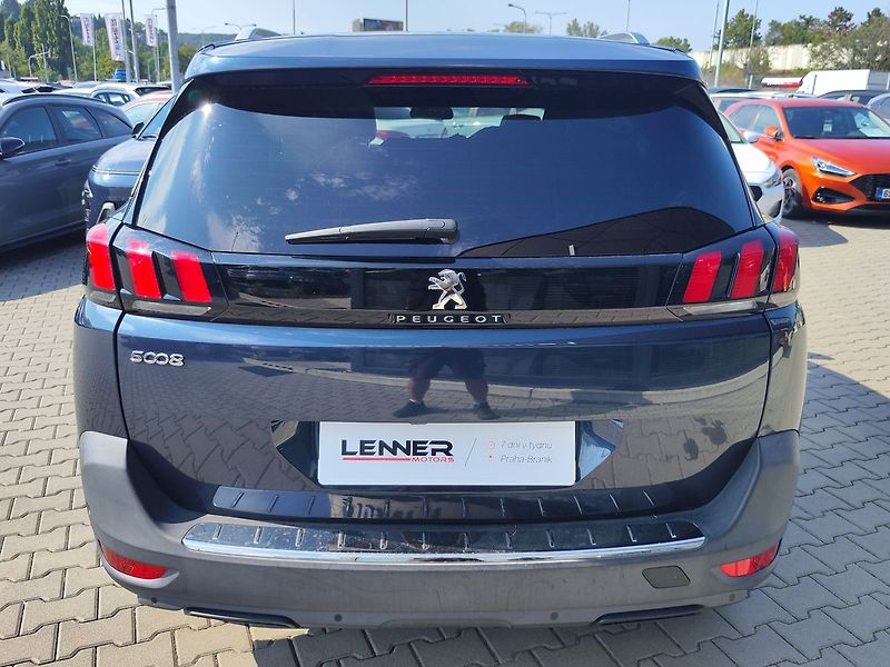 Peugeot 5008 1.5 HDI/96kW Allure - fotka 6 z 36