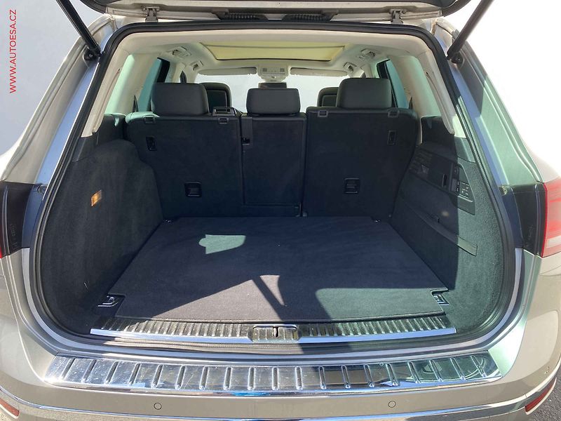 Volkswagen Touareg (2015) 3.0 TDi V6 4x4, Highline - fotka 7 z 20