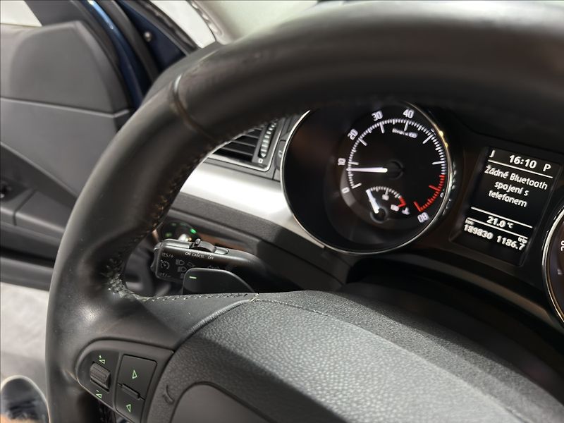 Škoda Superb 2,0   TSI DSG 147kW ELEG PANO - fotka 13 z 41