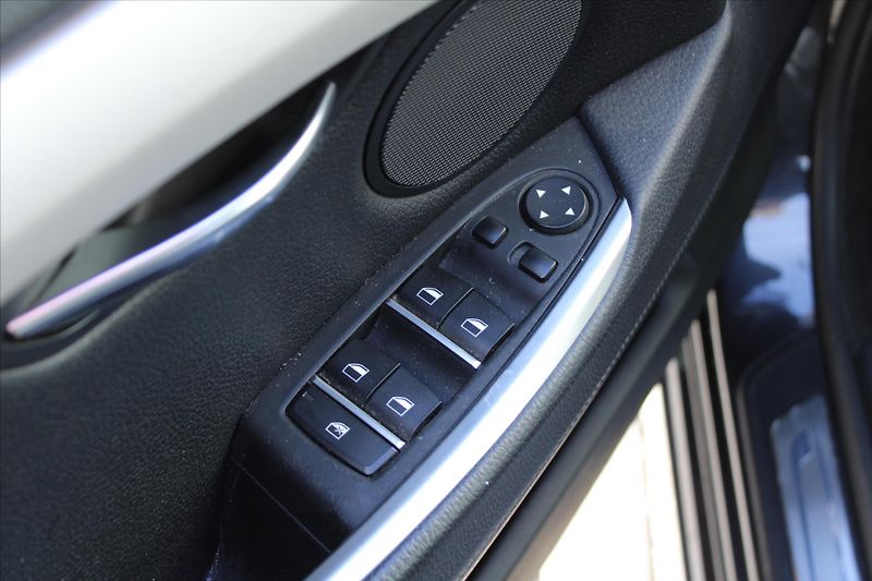 BMW Řada 5 530d GT xDrive LUXURY NAVI - fotka 12 z 27
