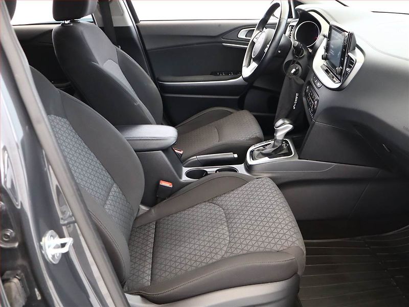 Kia Ceed (2023) 1.5 T-GDI, Automat, ČR,1.maj - fotka 7 z 18