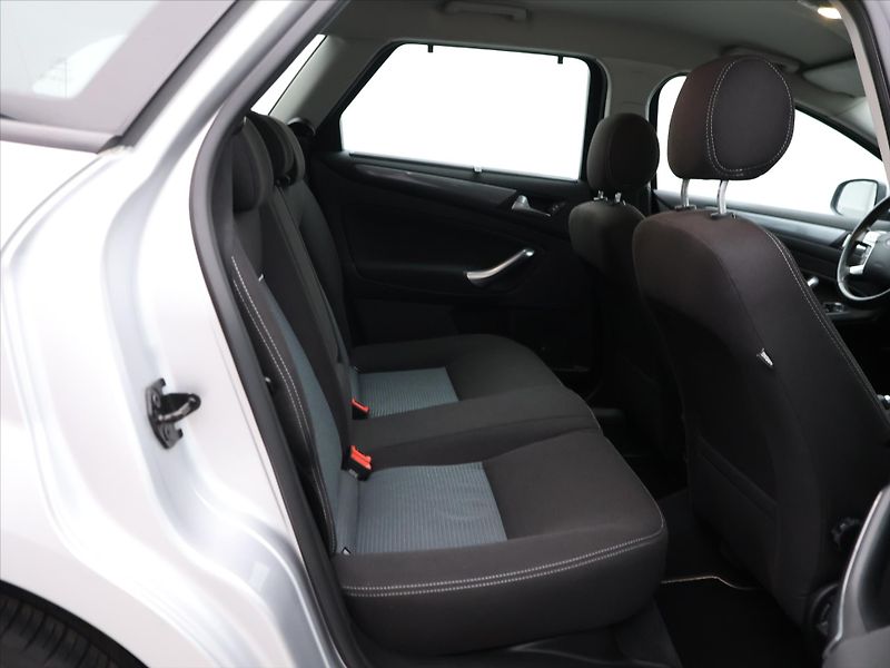 Ford Mondeo 1.6 TDCi 85kW Aut.Klima Navi - fotka 13 z 28